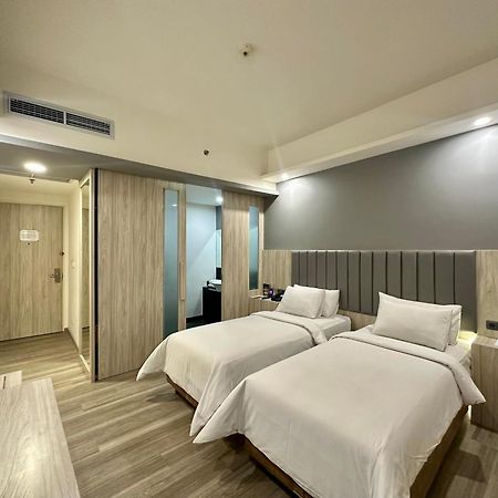 Sparks Life Jakarta, Artotel Curated מראה חיצוני תמונה