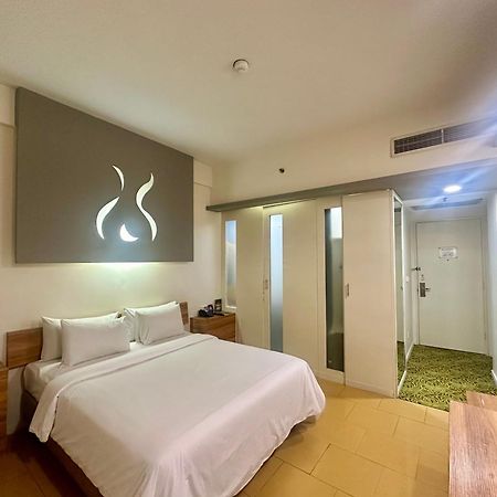 Sparks Life Jakarta, Artotel Curated מראה חיצוני תמונה