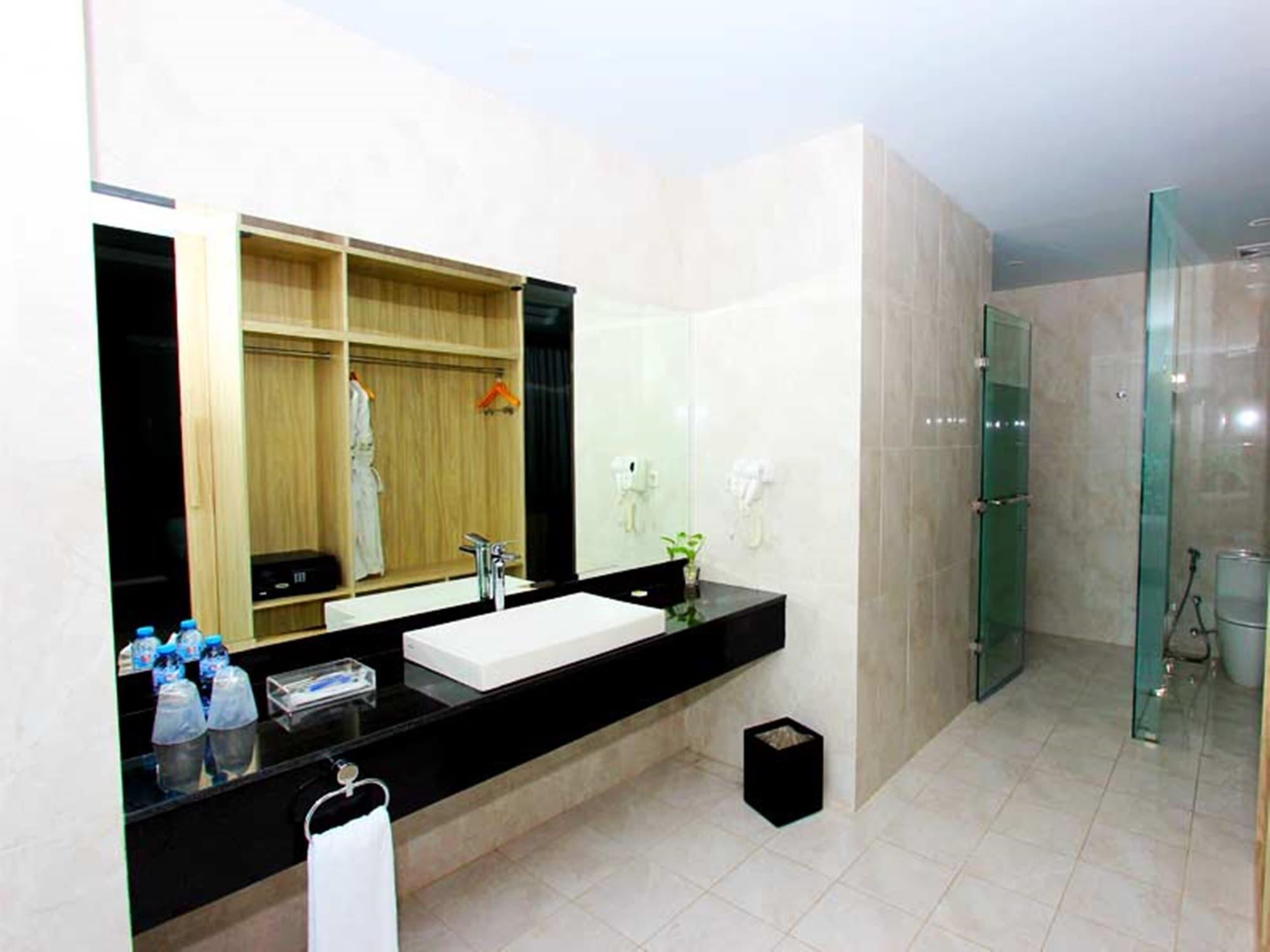 Sparks Life Jakarta, Artotel Curated מראה חיצוני תמונה
