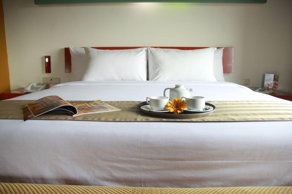 Sparks Life Jakarta, Artotel Curated מראה חיצוני תמונה