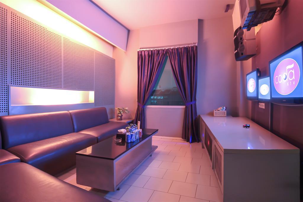 Sparks Life Jakarta, Artotel Curated מראה חיצוני תמונה