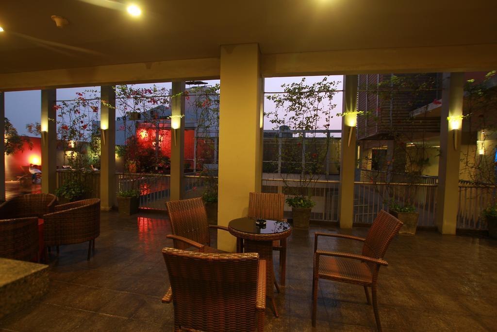 Sparks Life Jakarta, Artotel Curated מראה חיצוני תמונה