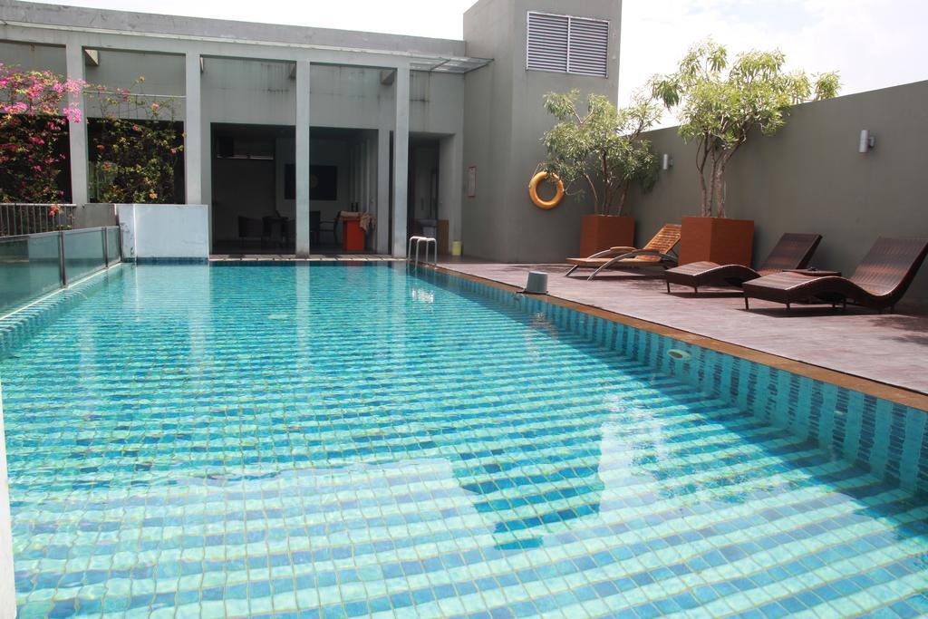 Sparks Life Jakarta, Artotel Curated מראה חיצוני תמונה