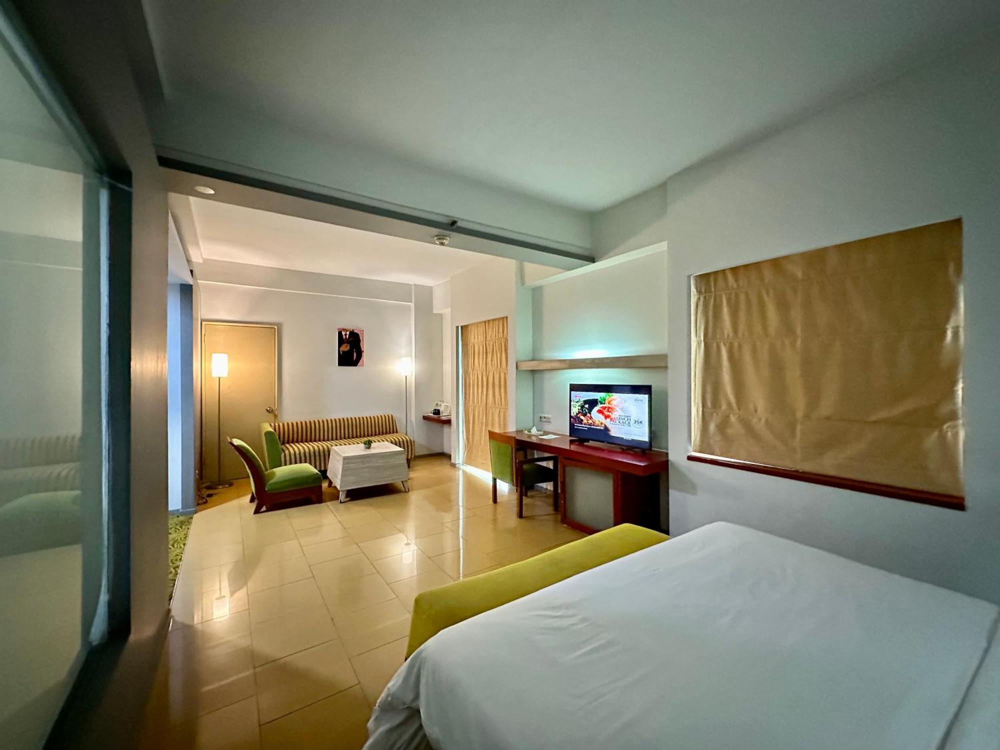 Sparks Life Jakarta, Artotel Curated מראה חיצוני תמונה