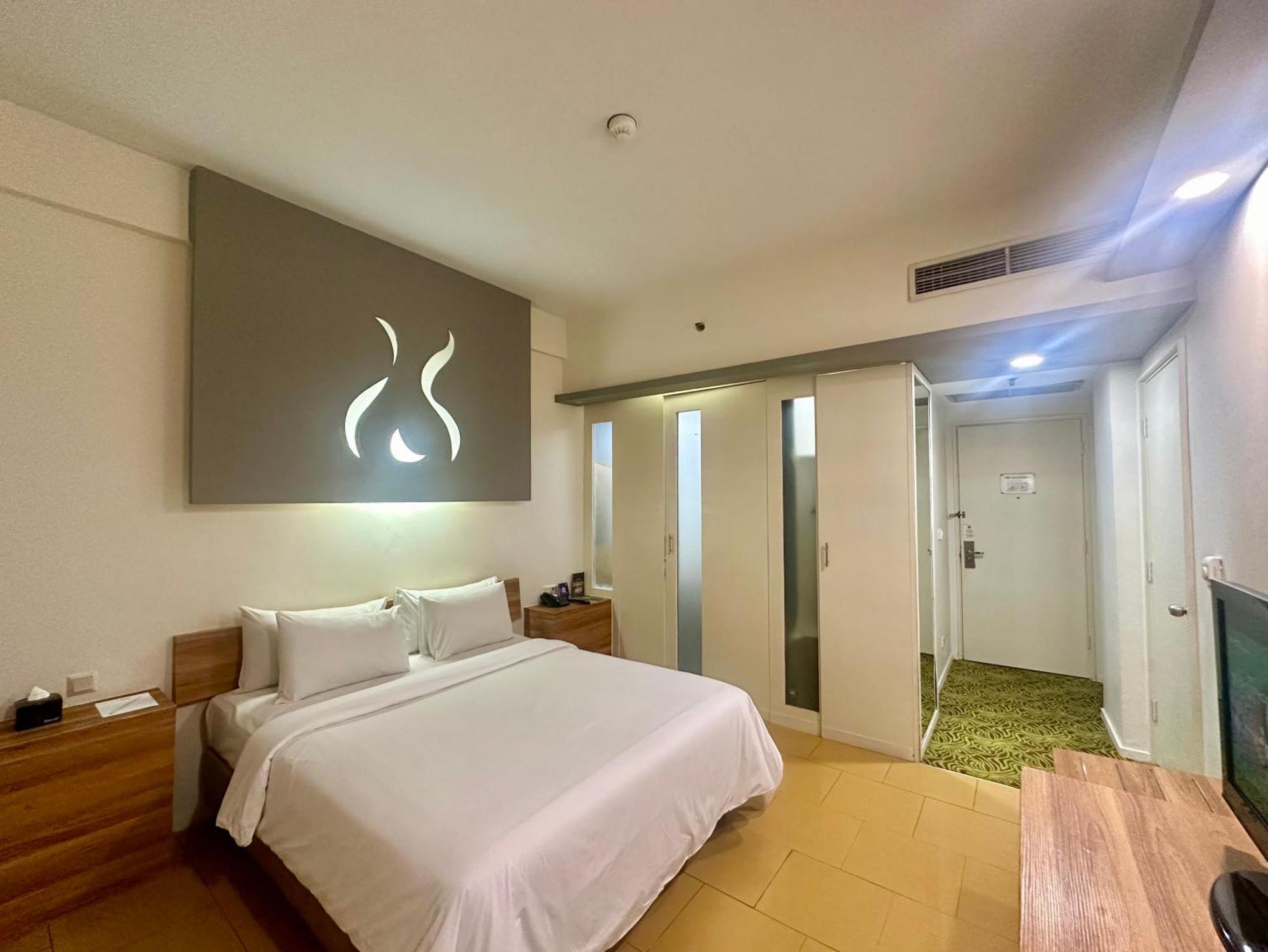 Sparks Life Jakarta, Artotel Curated מראה חיצוני תמונה