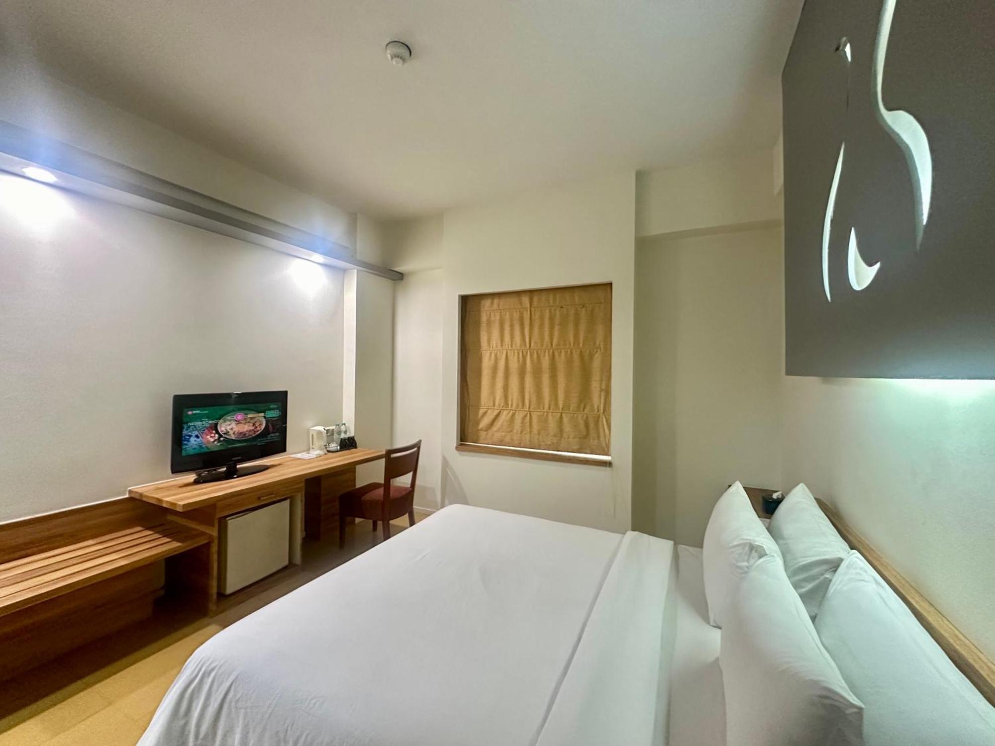 Sparks Life Jakarta, Artotel Curated מראה חיצוני תמונה